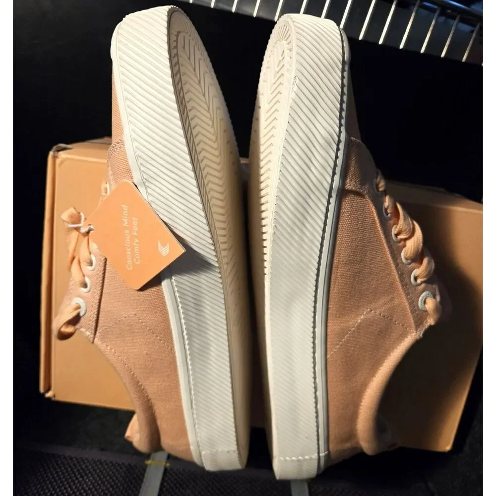 NIB Cariuma Pantone Colab - 10/11.5
